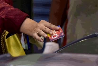 Delhi metro resume service online payment delay troubles passengers smart card