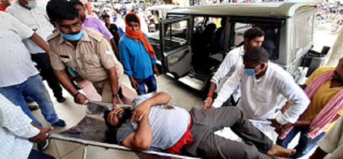 Firing in two places in ballia one died and one injured refered in varanasi