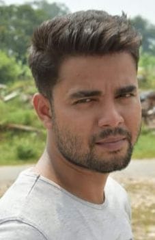 Saraf, who was in debt, jumped in Ganga and gave his life