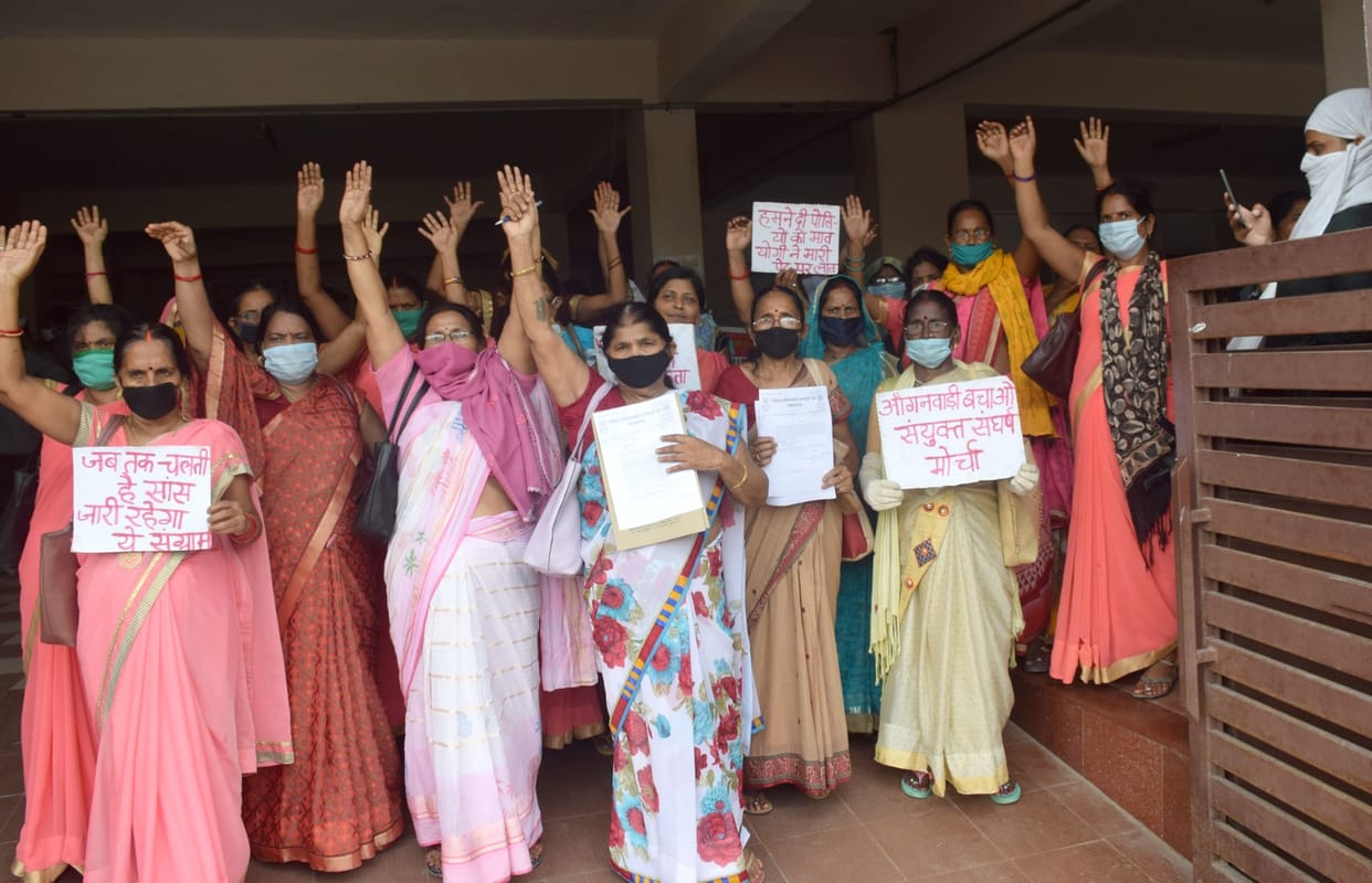 Anganwadi demands to meet the demands