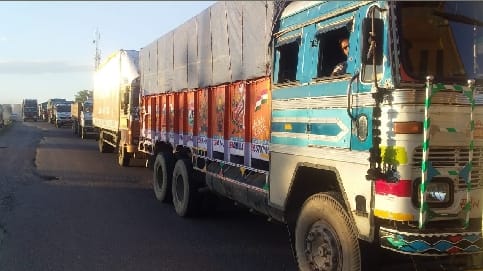 Bareilly Lucknow Highway: Long jam for four hours traffic stop to fill the pit