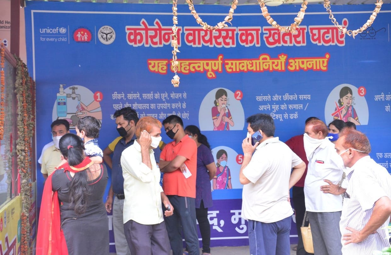Corona suffering patients walking out of homes in Muzaffarnagar