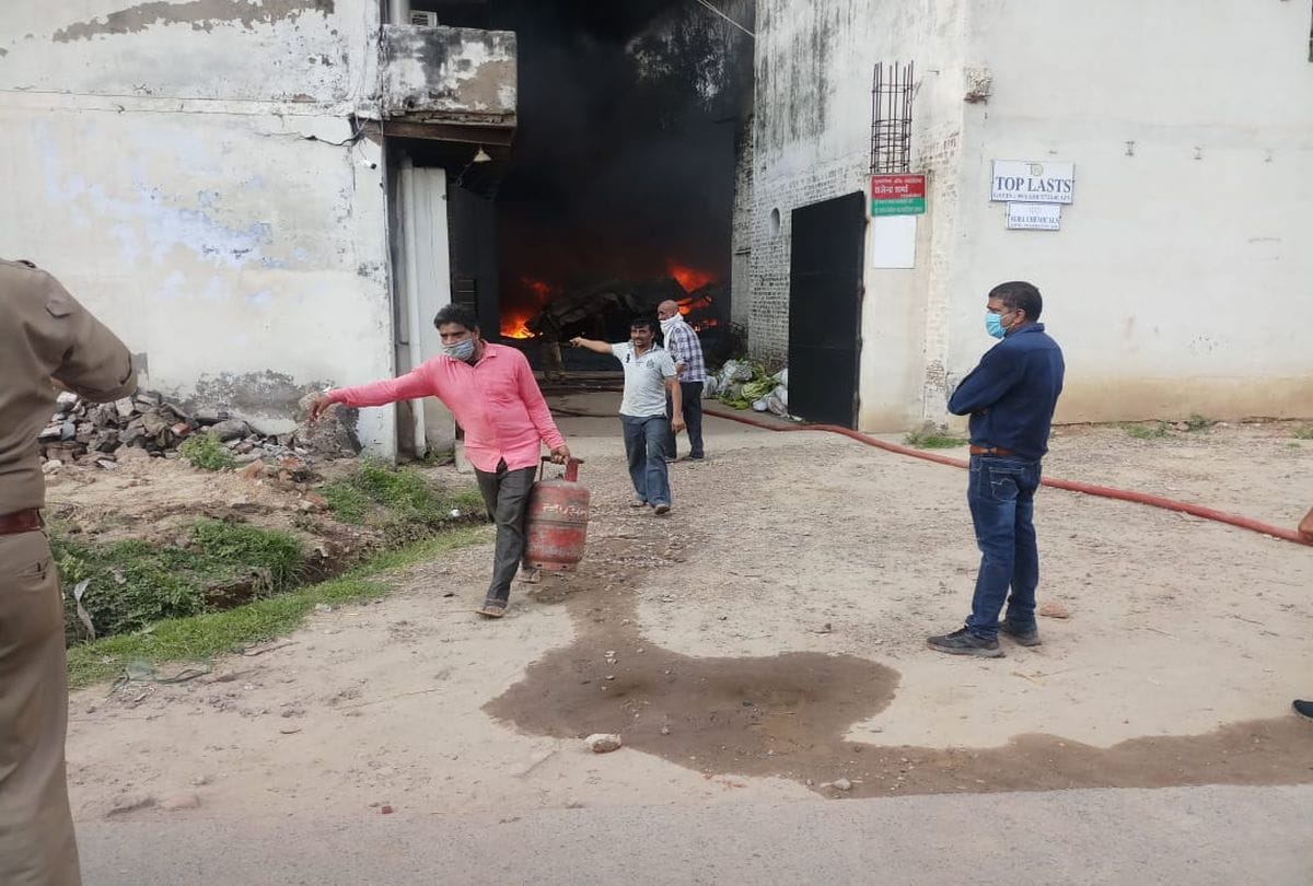 Massive Fire In Sikandra Toplast Chemical Factory Update