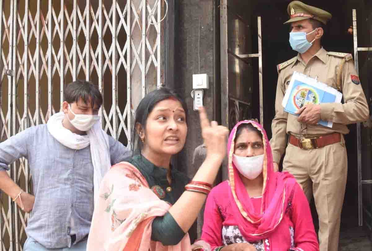 vikas dubey kanpur news: Jai wife said all innocent, wrongly framed