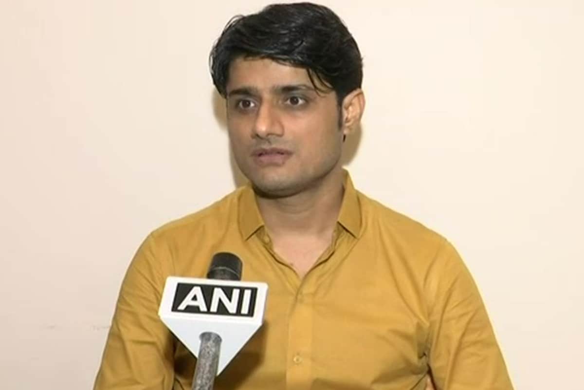 Sushant Singh Rajput Friend Sandip Singh Defamation Against Republic Media and Arnab Goswami Demanding 200 cr Compensation
