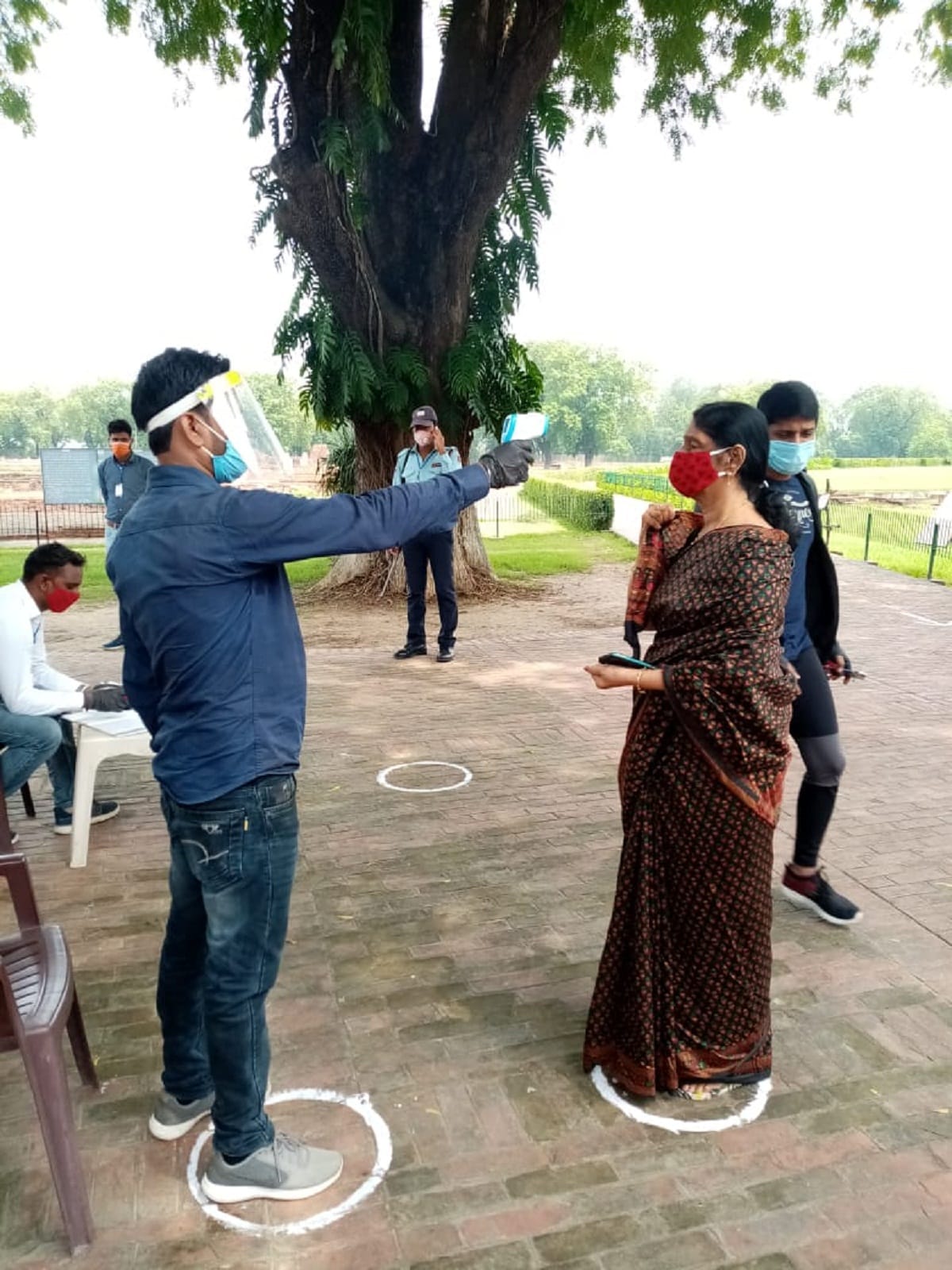 Sarnath opened after six months, trouble among tourists and archaeologists regarding entry varanasi