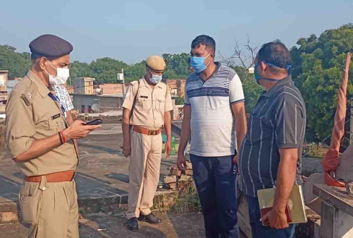 Pradhan's house raided in old rivalry, firing dozens of rounds