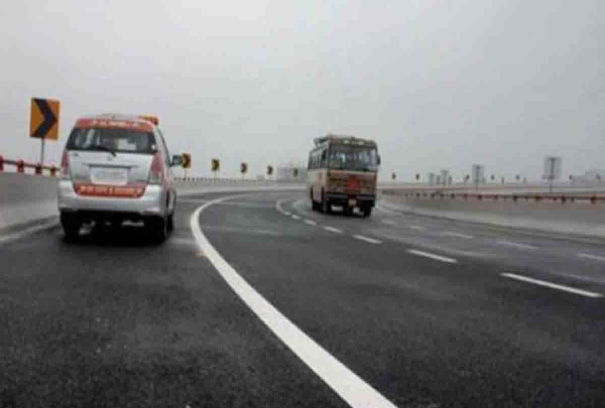 Accident on Agra-Lucknow Expressway, five injured