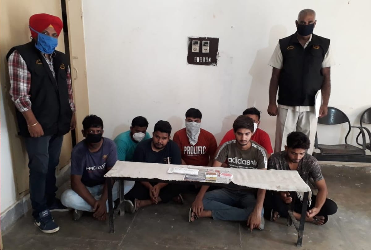 faridabad crime branch arrest 7 playing satta betting 77900 seized