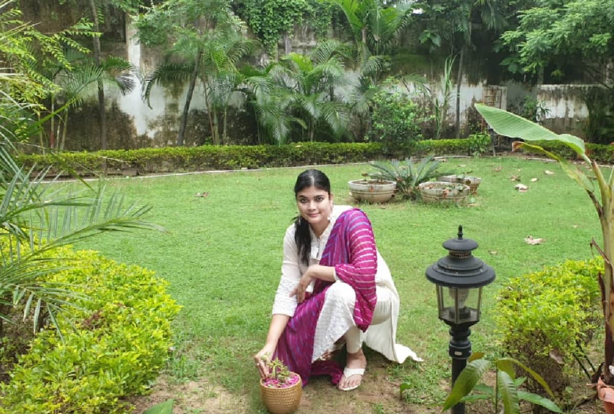 Story of special gardening by Director of Springer Public School Shipra and other people