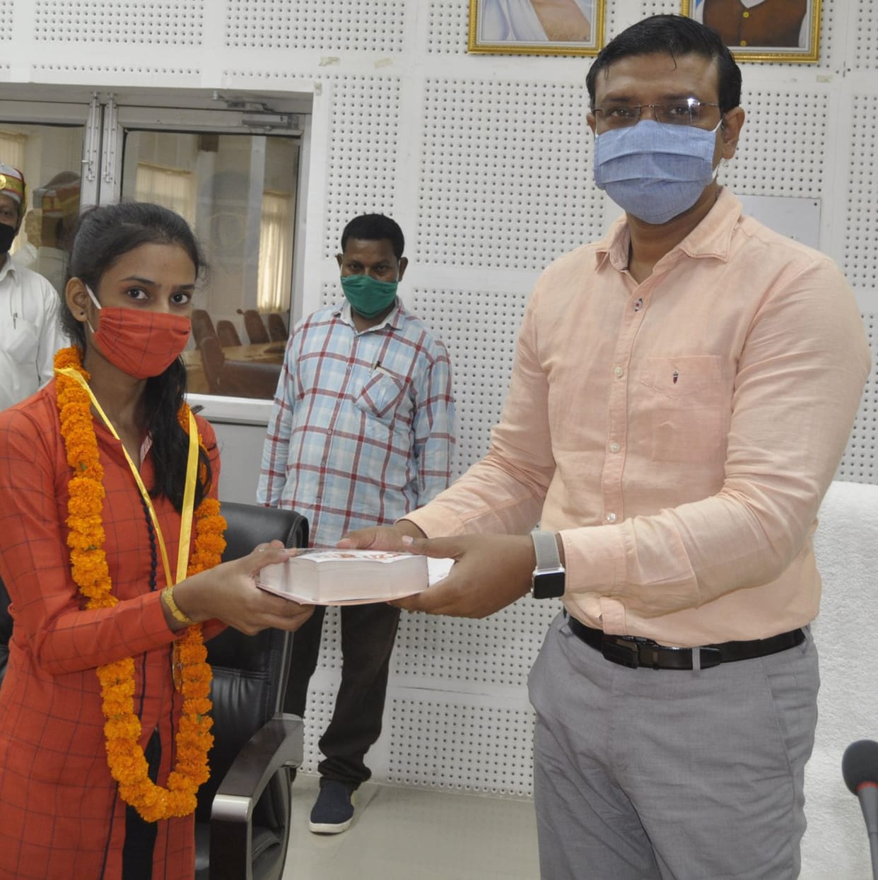 On receiving the honor, the meritorious said, thanks 'Amar Ujala'