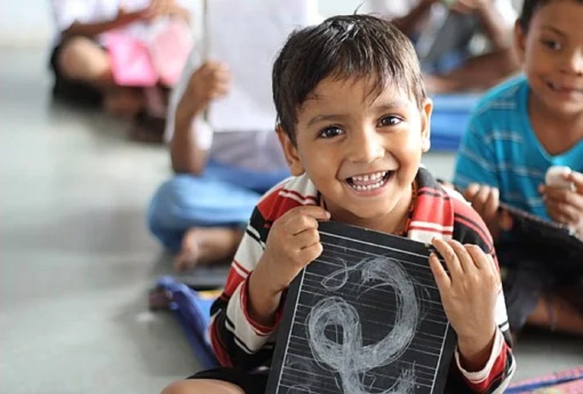 International Literacy Day 2023 Date History Significance And Theme in Hindi