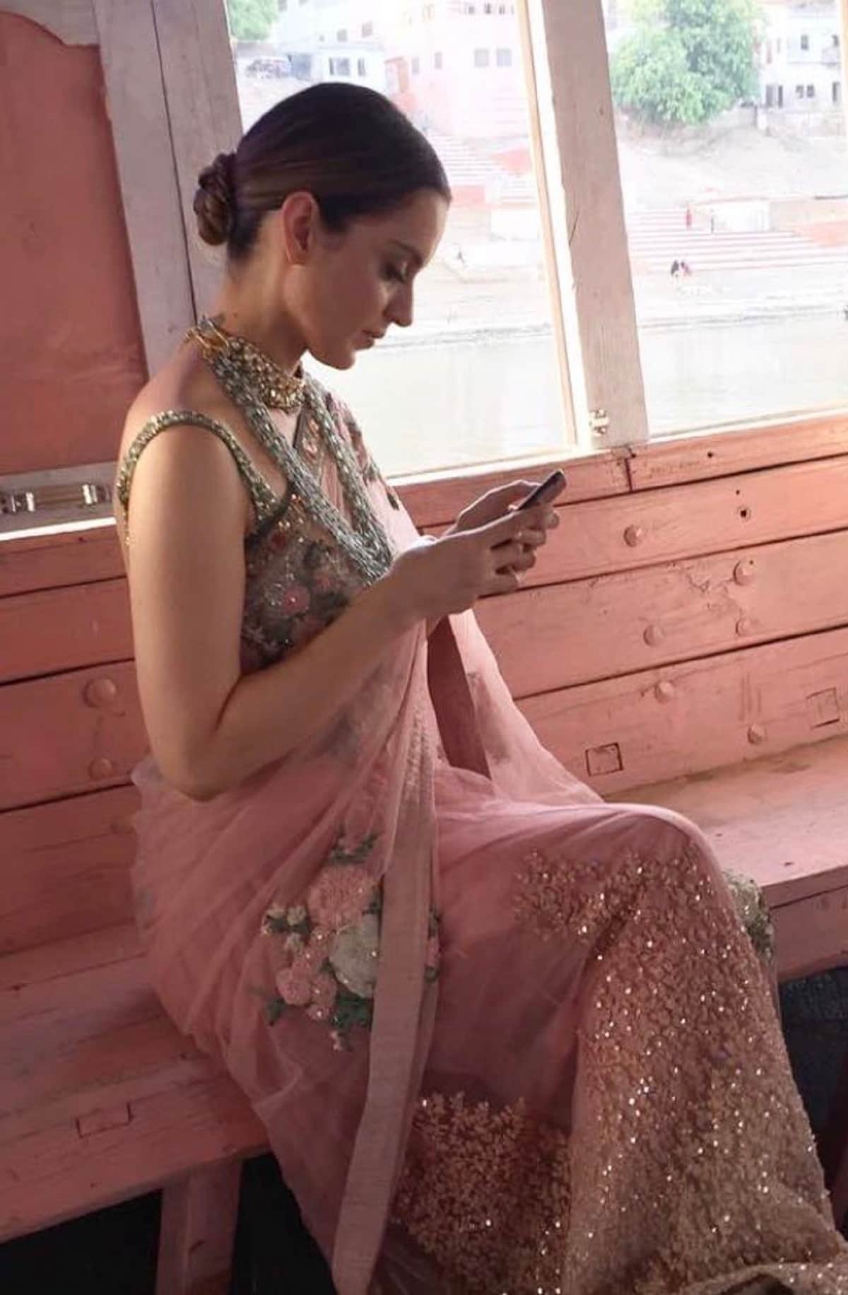 Kangana Ranaut Reached mumbai after the controversy to Shiv Sena leader Sanjay Raut