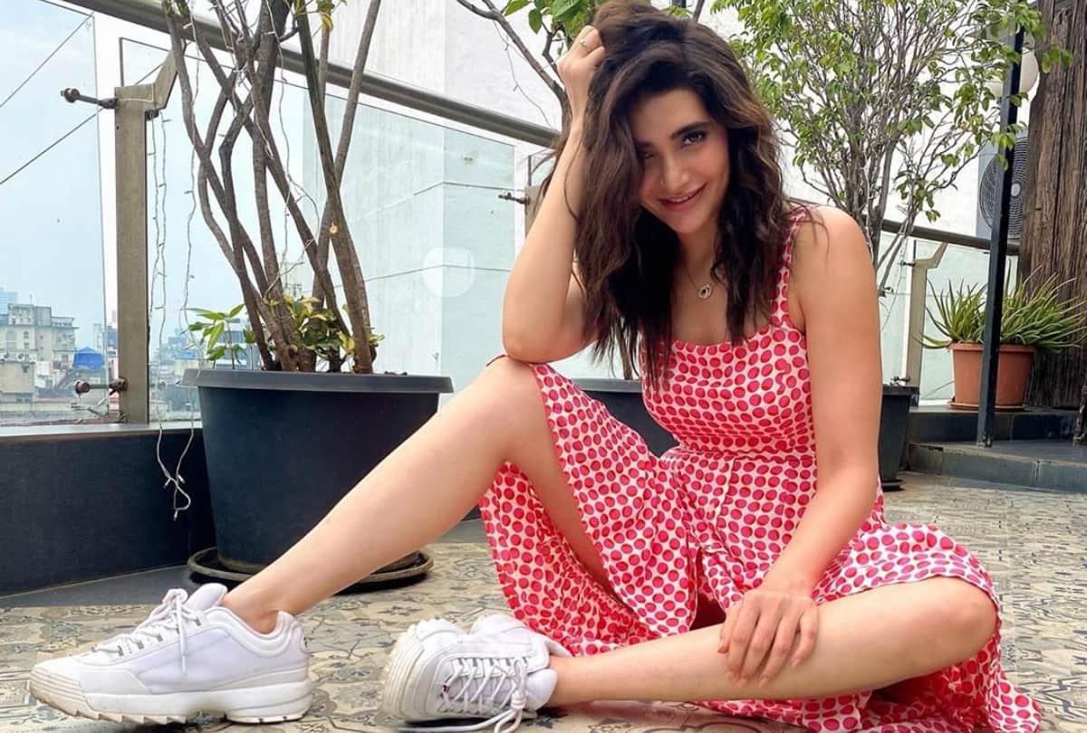 karishma tanna shares her pic with mask accessories can you guess the price