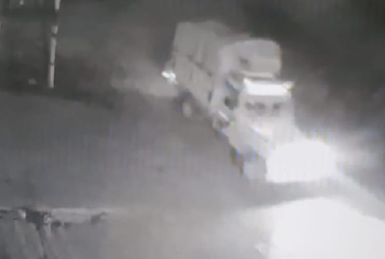 Dyeing workers held hostage and looted 15 lakhs of cloth in Ludhiana