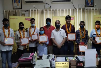 amar ujala meritorious students honor ceremony in uttar pradesh