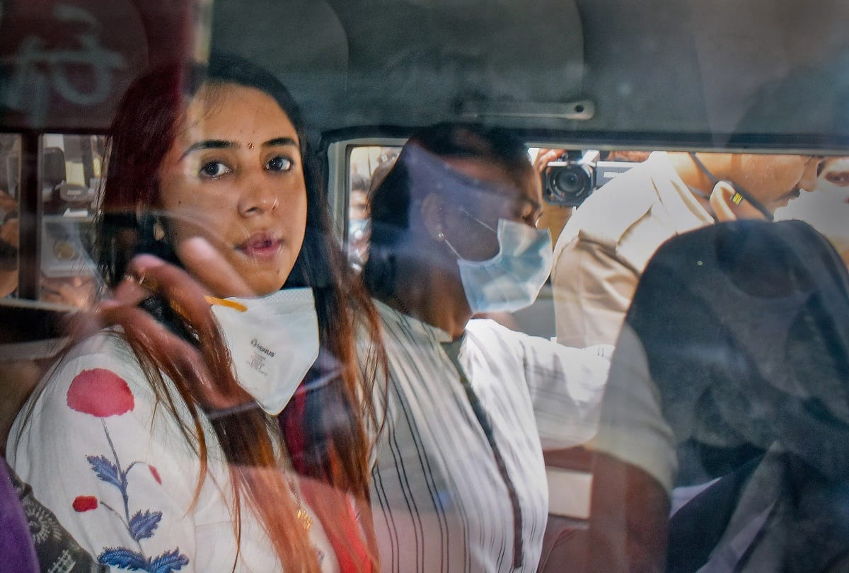 Bengaluru Drug Case News in Hindi: Sanjjanaa Galrani Kannada Film Actress Arrested, Interrogation Continues