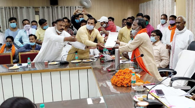 Member of the Safai Karamcharis Commission heard the problems of the cleaning workers