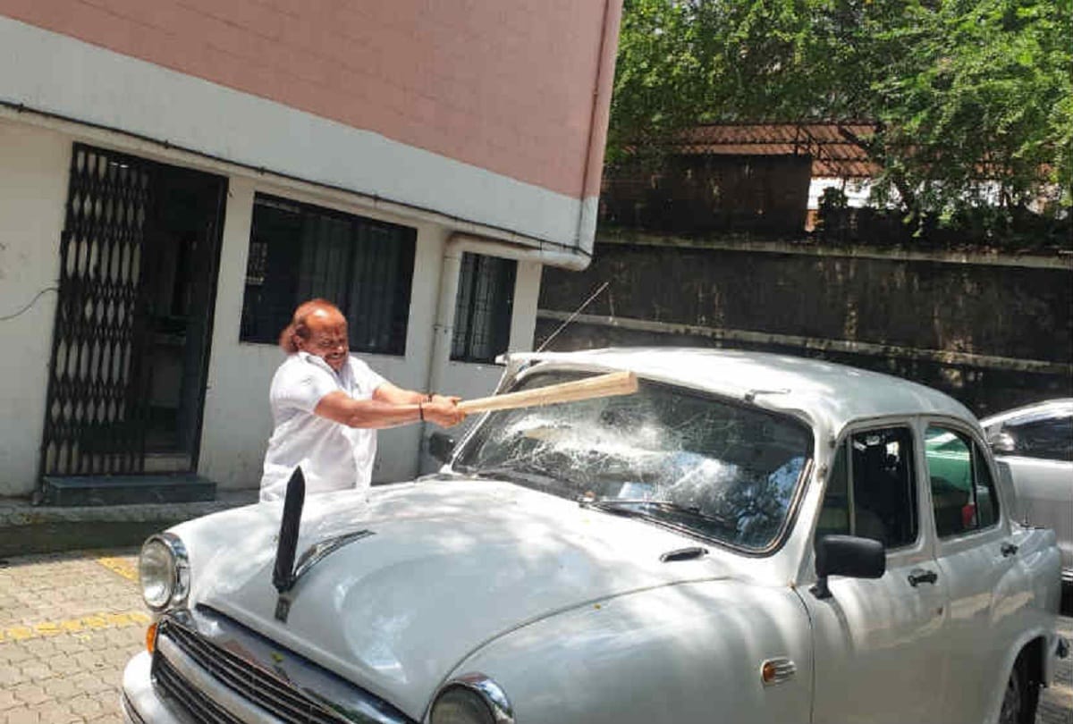 MNS leader Vasant More vandalises the car of an official after an ambulance allegedly couldn't be made available to take the dead body of one of his relatives.