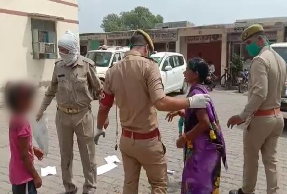 Woman attempted self immolation in Collectorate campus agra