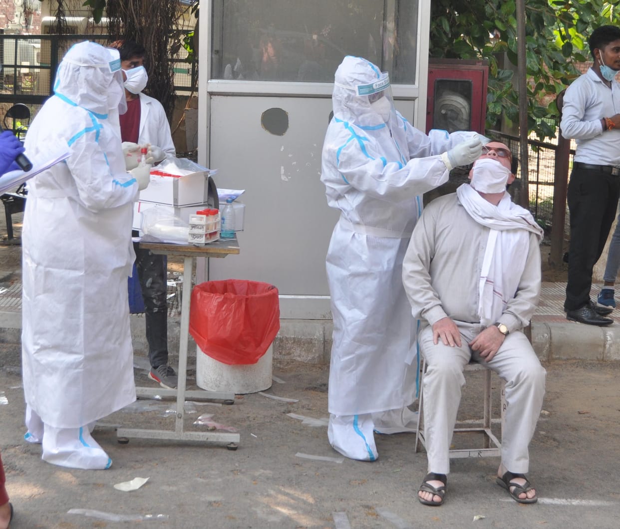 97 infected found in one day, 103 patients healthy, one more death