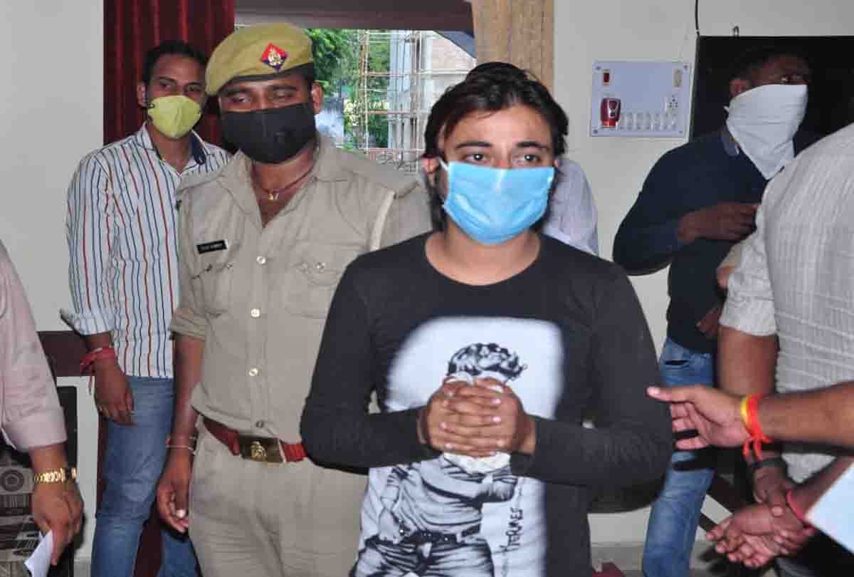 Online brothel racket exposed in kanpur
