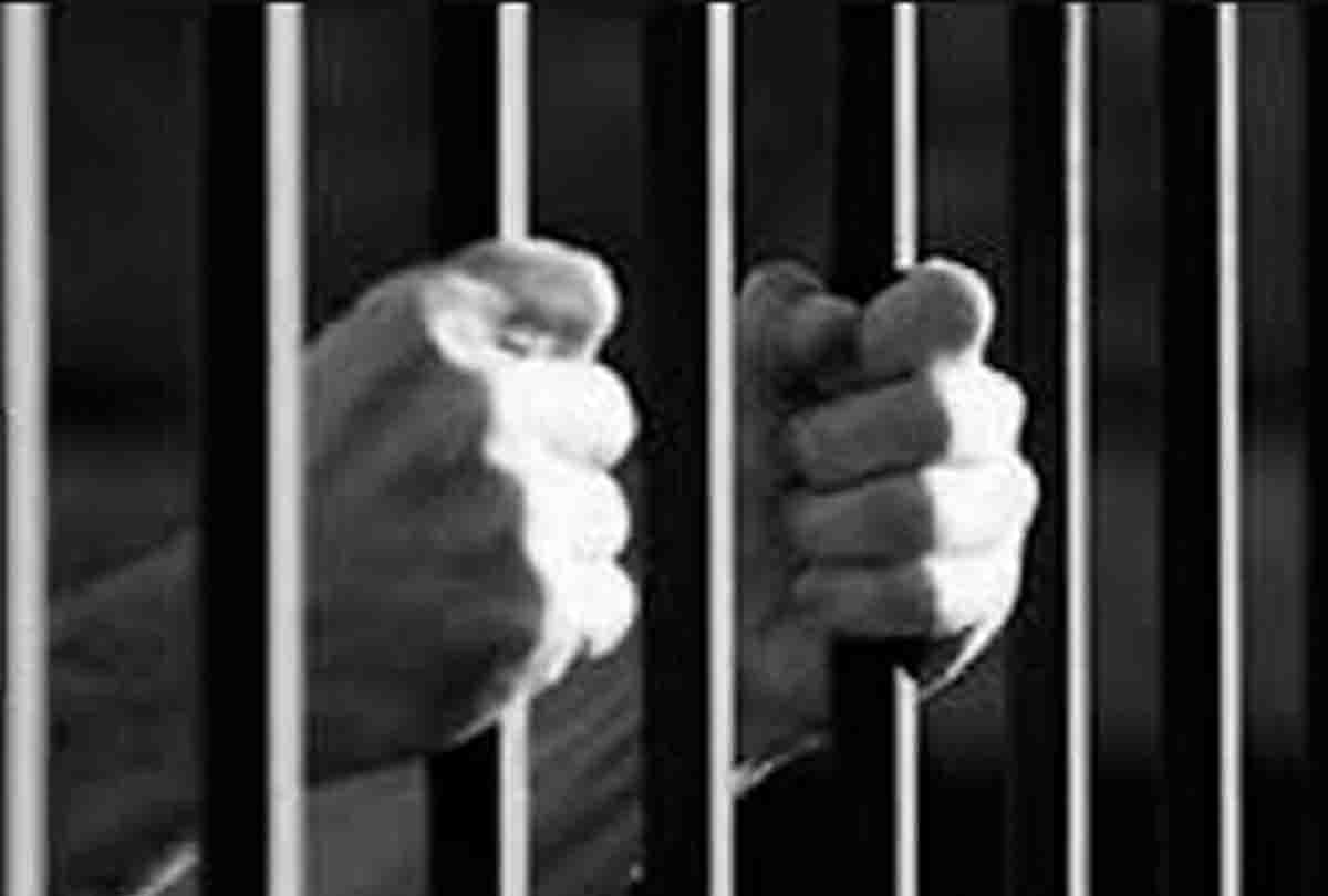 Principal jailed for physical abuse of teacher