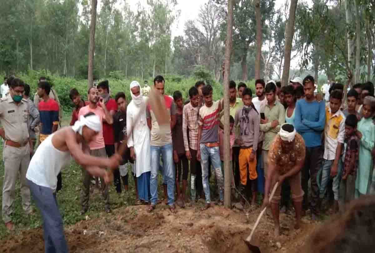 Truck driver's body sent for postmortem taken out of grave in hardoi