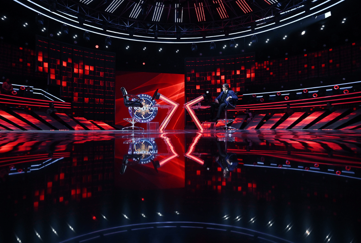 Amitabh Bachchan begins shooting for Kaun Banega Crorepati 12 Shares Set Pics from Shoot