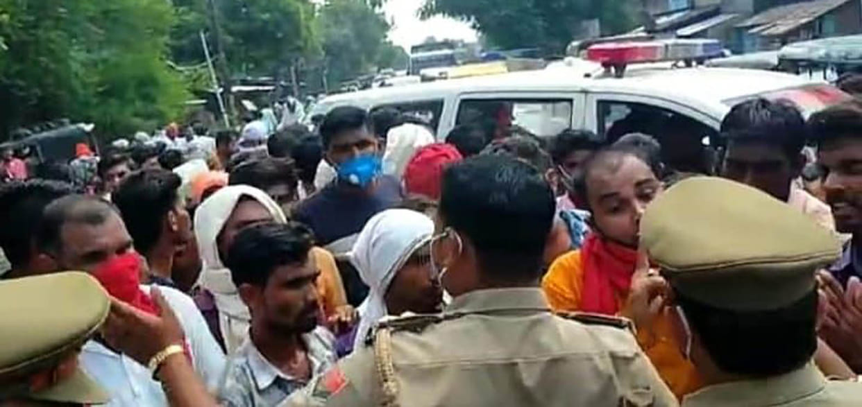 police ne jaam hataya