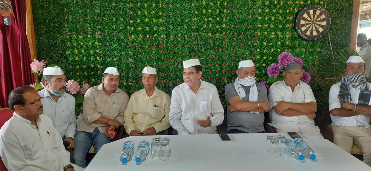 bhaajapa ke raaj mein mahangaee, berojagaaree charam par: preetam sinh