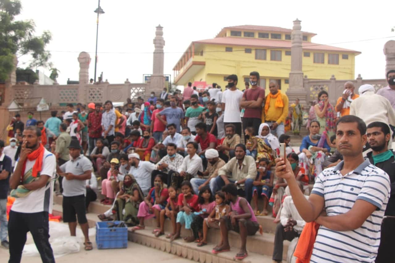 People gathered to watch the shooting of the movie at Assi Ghat in Varanasi