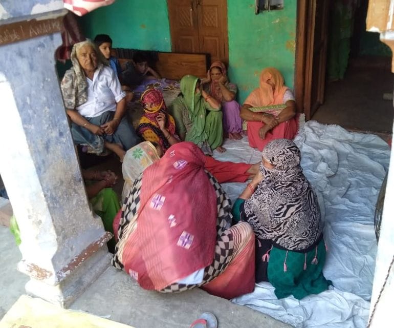 The dead body of a villager found hanging on the noose in Doodaheri