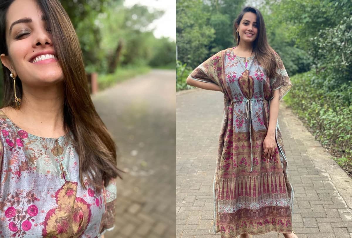 anita hassanandani shares her stylish pic in kaftan dress to purple shirt