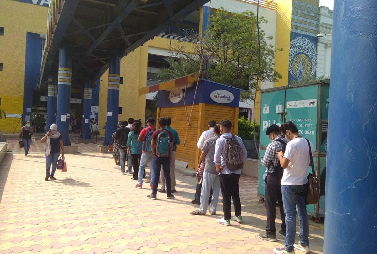 Delhi Metro News: Delhi Metro Blue Line and Pink Line starts after 171 days people happy see photos