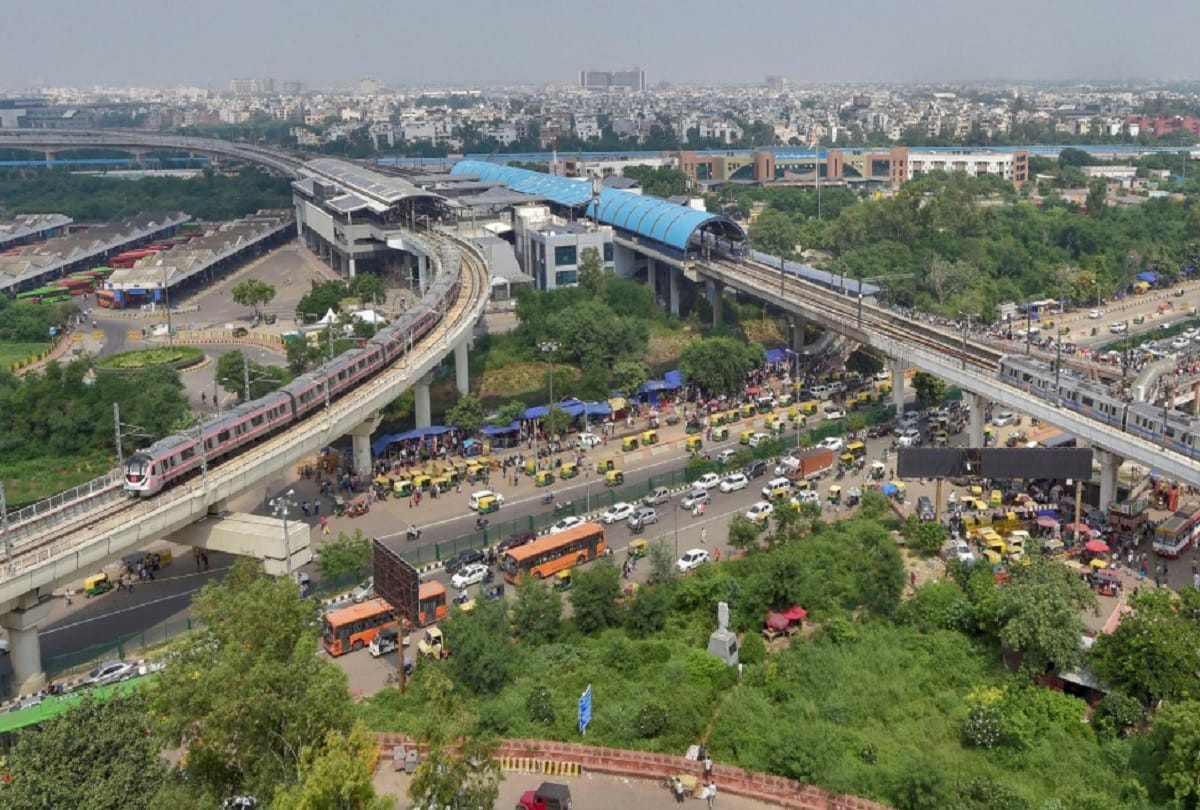 Delhi Metro is saving 12 crores by using junk