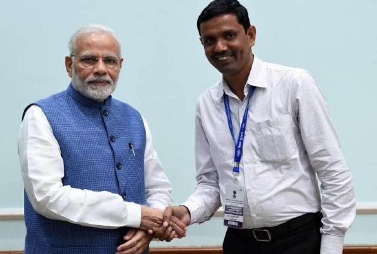 UP (utter pradesh) teacher Dr. Sarvesh Mishra will consider new education policy in Delhi