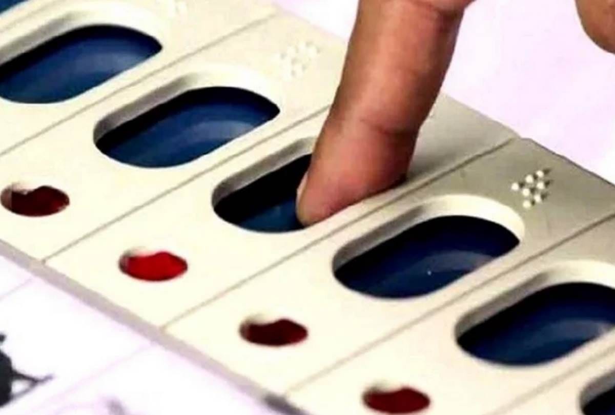 Election campaign for bypoll in Uttar Pradesh will stop today.