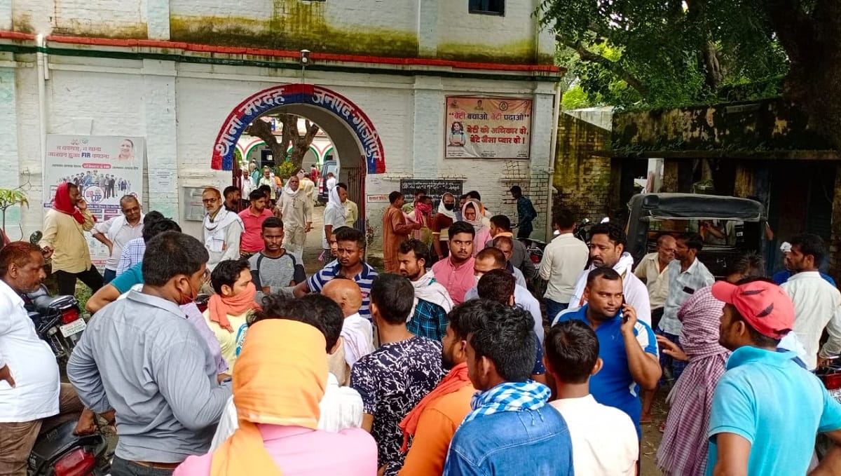 DCM killed a worker working in a grocery store hit in accident in ghazipur up