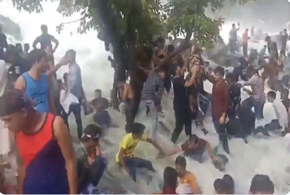 madhya pradesh: People celebrating Go Corona Go at Halali Dam Bhopal madhya pradesh