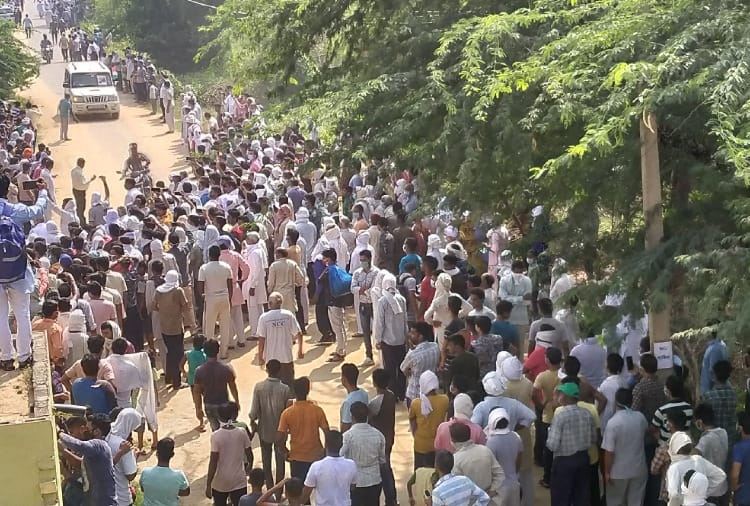 People gather in huge number during last rites of Shaheed in Charkhi Dadri