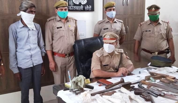 crime capital kasganj,crime news kasganj,illegal ammunition factory in up,illegal ammunition factory etah