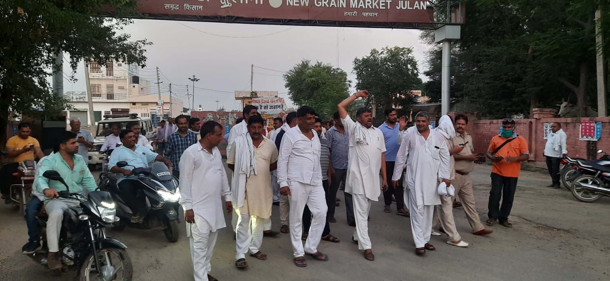 Five arrested, including district pradhan before rally, came down on road in Julana