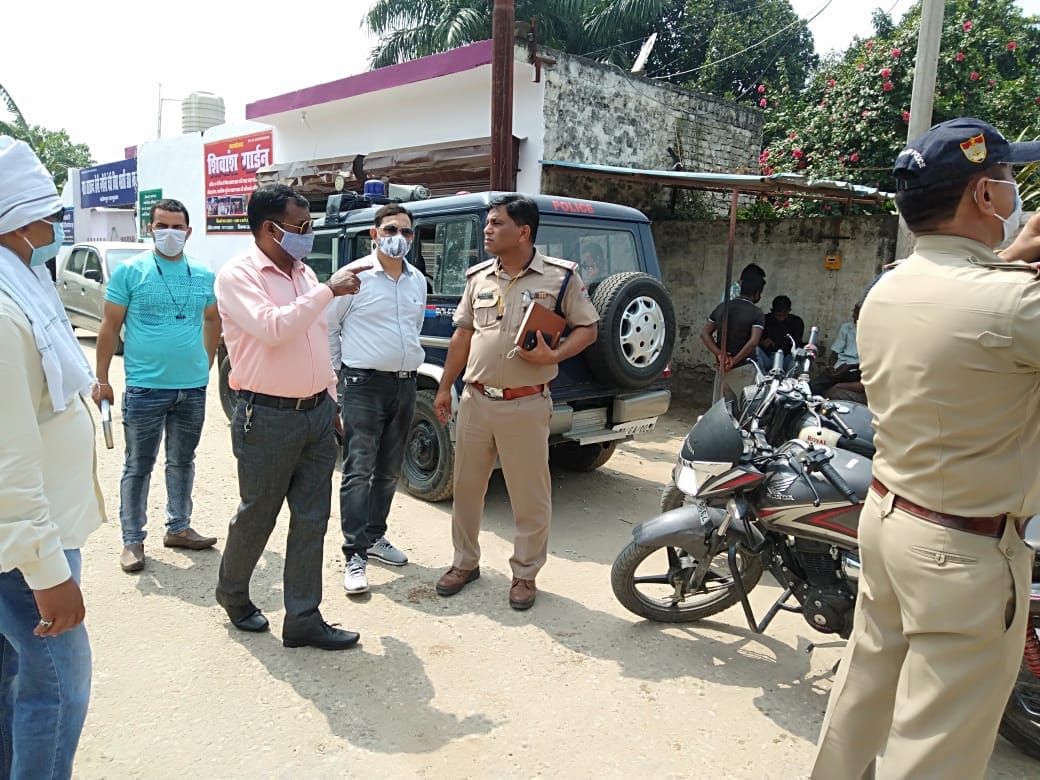 roorkee news: criminal try to attempt loot in gas agency godown