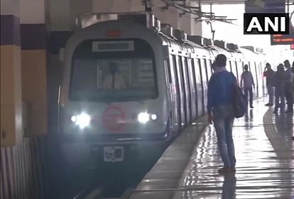 Metro also ran on Blue and Pink line, journey on Violet, Red and Green line from today