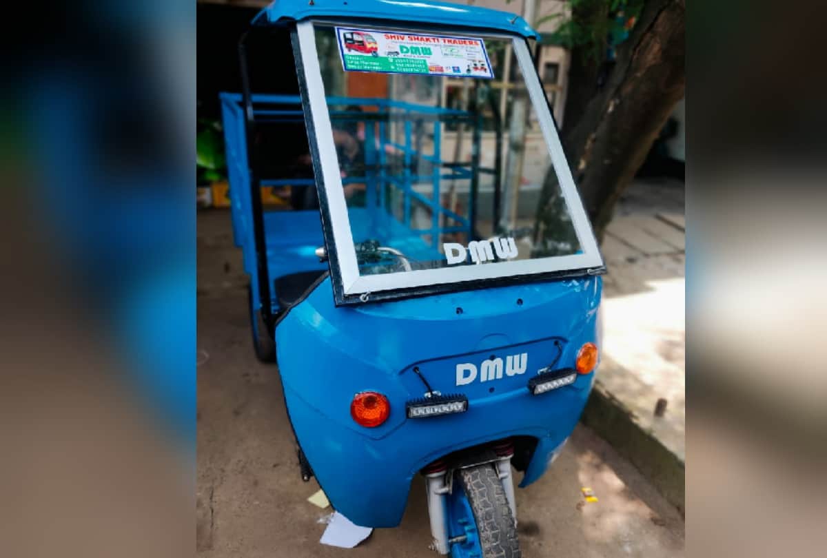 Gorakhpur UP News: Boy makes electric car from junk in gorakhpur