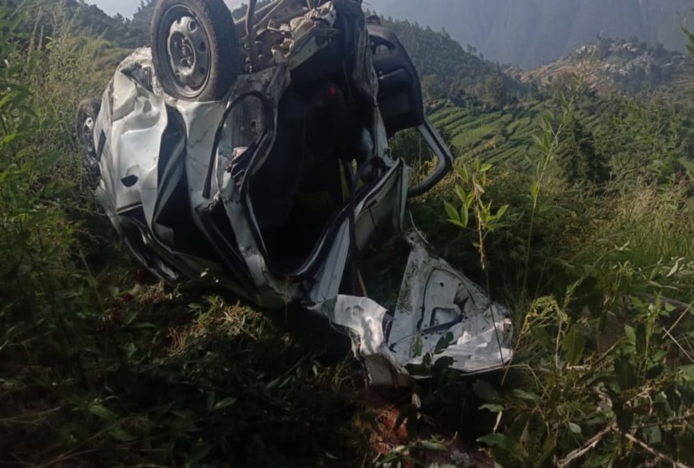 Car falls into ditch in chamoli, three passengers killed