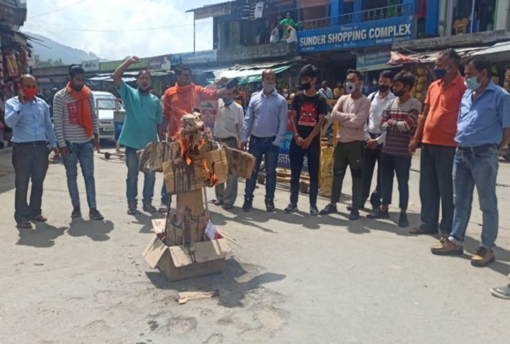 Uttarakhand: BJP workers and VHP workers Protest in support of Kangana Ranaut