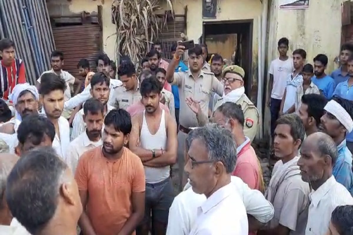 Three people died from drinking poisonous liquor in Meerut and Baghpat