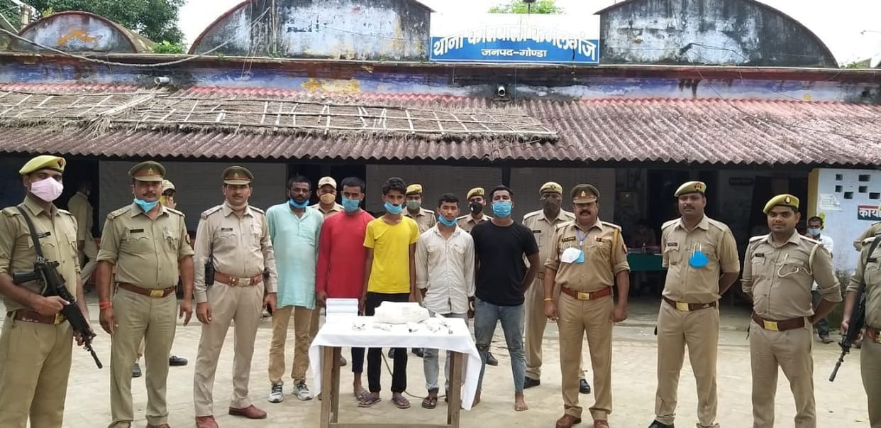 Five accused arrested for ransom from merchant in encounter